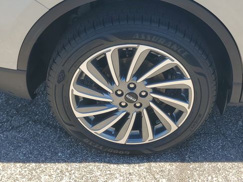 Certified 2024 Lincoln Corsair Reserve w/ Equipment Group 201A AWD/4WD image 7