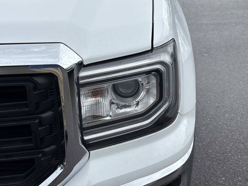 Used 2017 GMC Sierra 1500 2WD Regular Cab w/ Sierra Convenience Package image 9