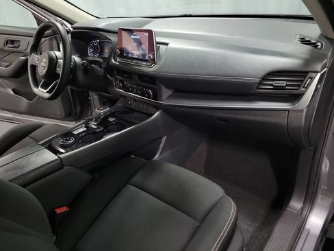 Used 2024 Nissan Rogue S AWD/4WD image 25