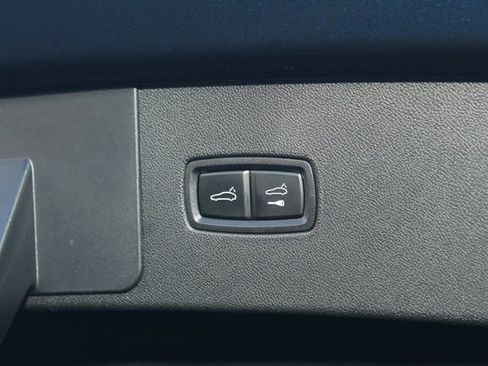 Certified 2023 Porsche Cayenne Platinum Edition w/ Assistance Package image 13