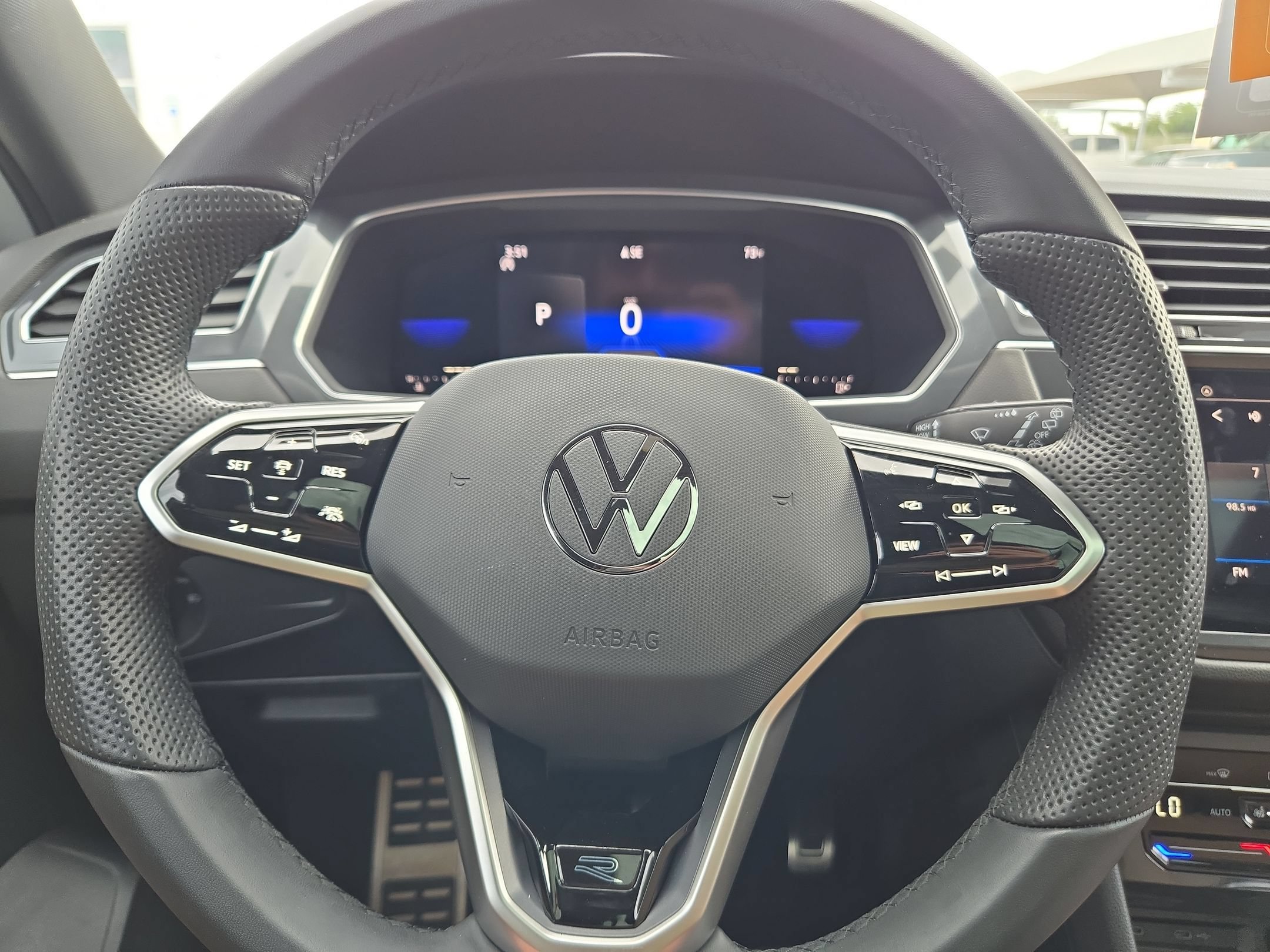 Used 2022 Volkswagen Tiguan SE R-Line FWD image 19