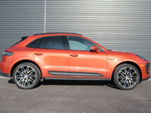 Used 2023 Porsche Macan image 8