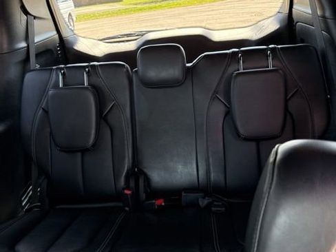 Used 2025 Chrysler Pacifica Select FWD image 18