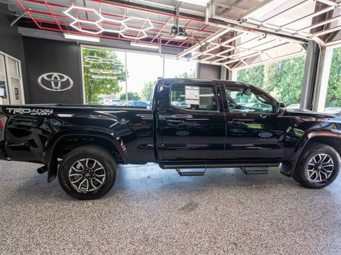 Used 2023 Toyota Tacoma TRD Sport w/ TRD Premium Sport Package AWD/4WD image 4