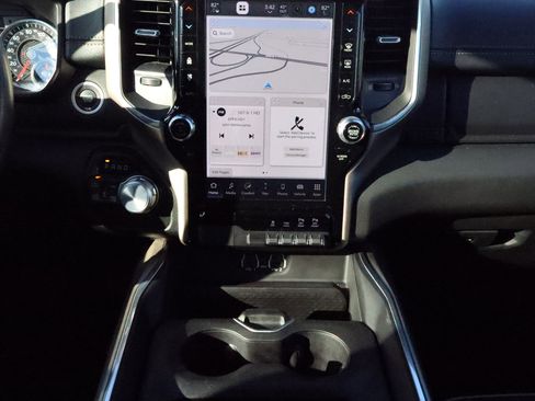 Used 2022 RAM 1500 Laramie image 11