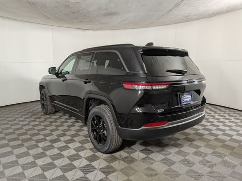 New 2026 Jeep Grand Cherokee Altitude AWD/4WD image 4