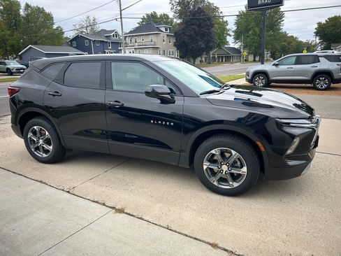 Used 2025 Chevrolet Blazer LT image 5