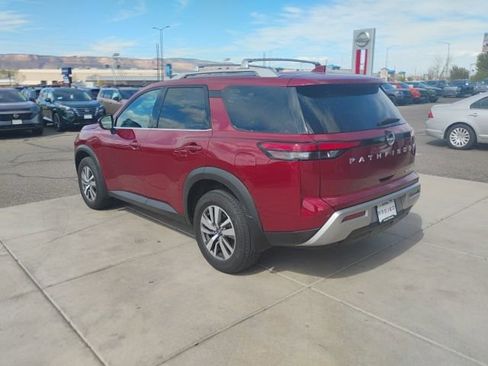 Used 2023 Nissan Pathfinder SL image 8