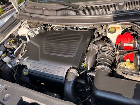 Used 2016 Ford Explorer Sport image 33