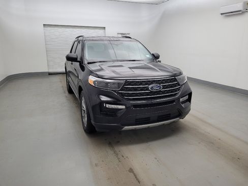 Used 2022 Ford Explorer XLT w/ Equipment Group 202A RWD image 14