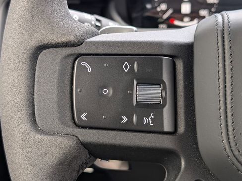 Used 2023 Land Rover Defender 90 V8 image 28