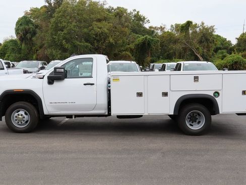 New 2025 GMC Sierra 3500 Pro w/ Convenience Package AWD/4WD image 4