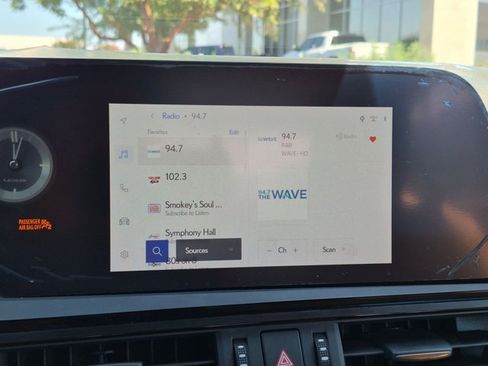 Used 2025 Lexus ES 300h w/ Premium Package FWD image 13