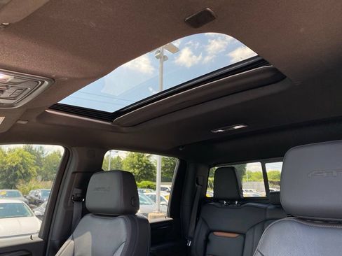 Used 2024 GMC Sierra 2500 AT4 w/ AT4 Premium Plus Package AWD/4WD image 25