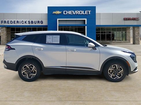 Used 2024 Kia Sportage LX image 6