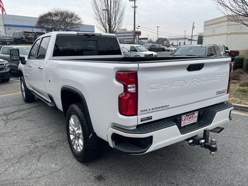 Used 2022 Chevrolet Silverado 2500 High Country w/ Technology Package image 3