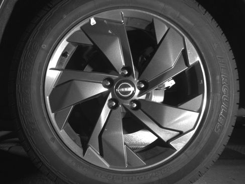 Used 2025 Nissan Rogue SV AWD/4WD image 14