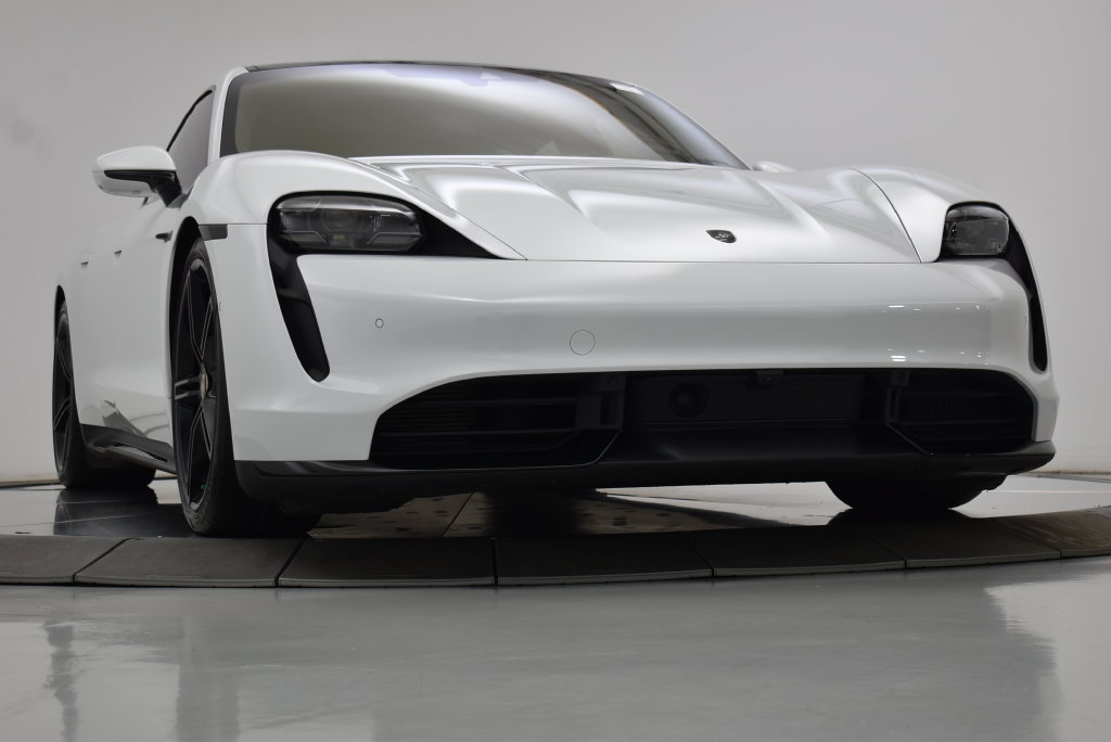 Used 2022 Porsche Taycan Turbo S AWD/4WD image 20