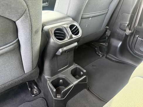 Used 2025 Jeep Wrangler Sport S image 22