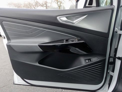 Used 2023 Volkswagen ID.4 S image 17