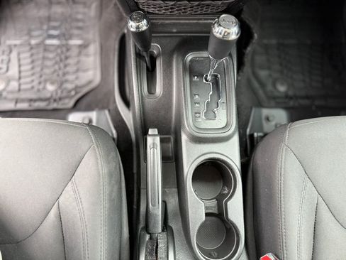 Used 2018 Jeep Wrangler Unlimited Sport S image 14