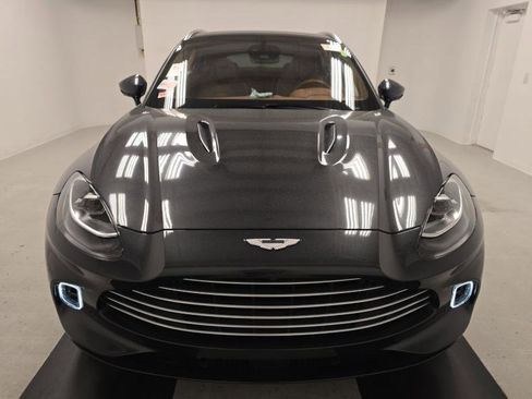 Used 2022 Aston Martin DBX image 5