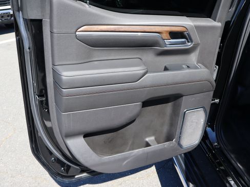 Used 2023 Chevrolet Silverado 1500 High Country w/ Technology Package AWD/4WD image 34