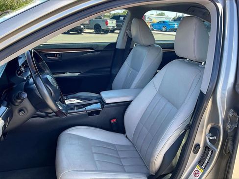 Used 2017 Lexus ES 350 FWD image 8