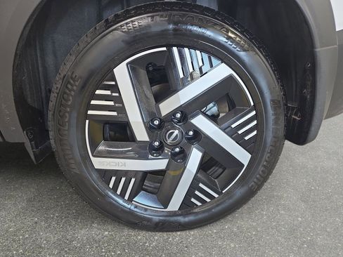 Certified 2025 Nissan Kicks SV image 29