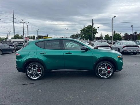 Used 2024 Alfa Romeo Tonale Ti w/ Premium Interior Package AWD/4WD image 8