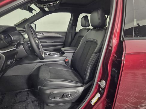 New 2026 Jeep Grand Cherokee L 2WD image 10