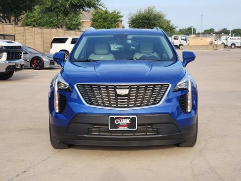 Used 2023 Cadillac XT4 Luxury w/ Cold Weather Package FWD image 10