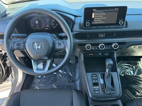 Used 2025 Honda CR-V LX image 15