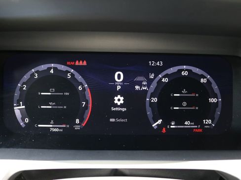 Used 2025 Toyota Tacoma TRD Sport AWD/4WD image 24