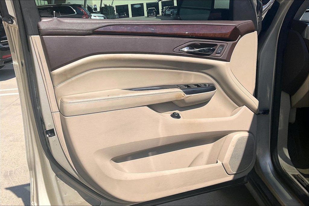 Used 2015 Cadillac SRX Luxury w/ Driver Awareness Package FWD image 15