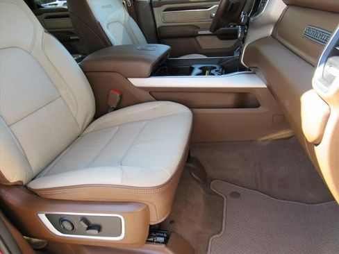 Used 2022 RAM 1500 Laramie image 12