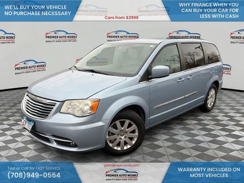 Used 2013 Chrysler Town & Country Touring image 1