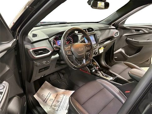 Used 2023 Chevrolet TrailBlazer RS w/ Technology Package image 9