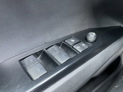 Used 2025 Toyota Camry SE image 22