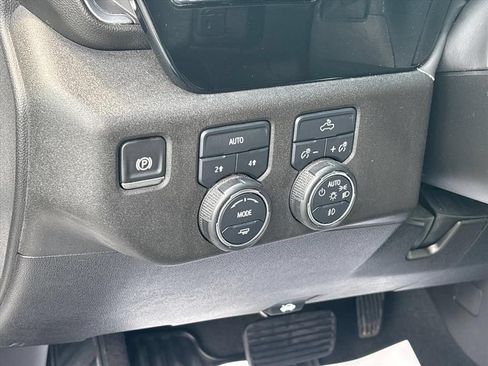 Used 2025 Chevrolet Silverado 1500 RST AWD/4WD image 27