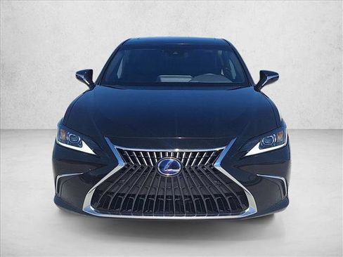 Used 2022 Lexus ES 300h w/ Premium Package FWD image 2
