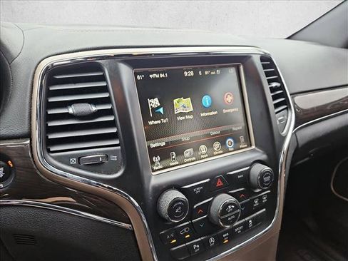 Used 2017 Jeep Grand Cherokee Overland RWD image 12