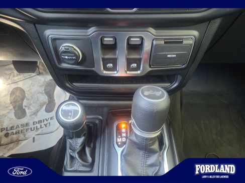 Used 2021 Jeep Wrangler Sport AWD/4WD image 30