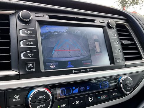 Used 2019 Toyota Highlander Limited Platinum image 24