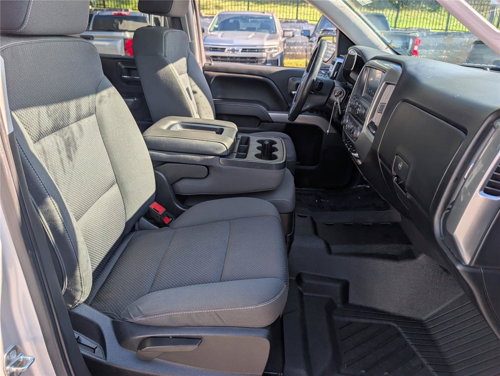 Used 2018 Chevrolet Silverado 1500 LT w/ All Star Edition AWD/4WD image 10