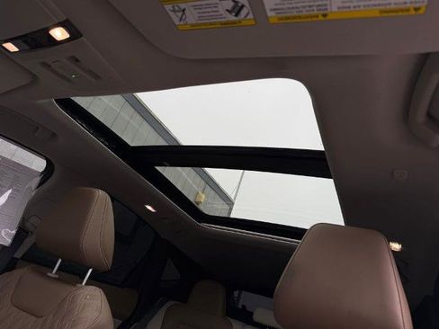 Certified 2025 Nissan Murano Platinum w/ Cargo Package image 17