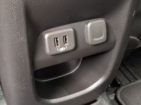 Used 2020 Chevrolet Colorado LT w/ LT Convenience Package image 11