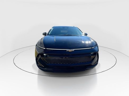 New 2026 Chevrolet Equinox EV LT image 3