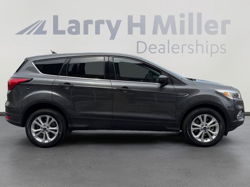 Used 2019 Ford Escape SE FWD image 6