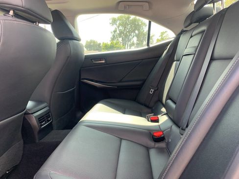 Used 2017 Lexus IS 300 AWD image 10